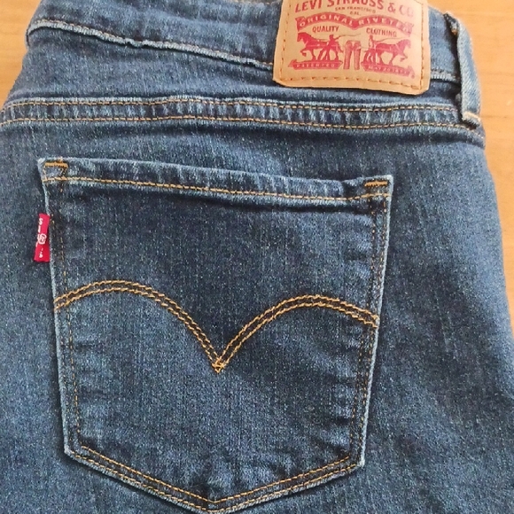 Levi 711 Skinny 31 - Picture 3 of 3